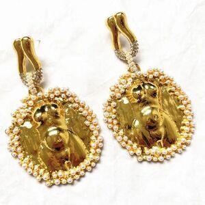 Gold and Pearl Women's Earrings A924